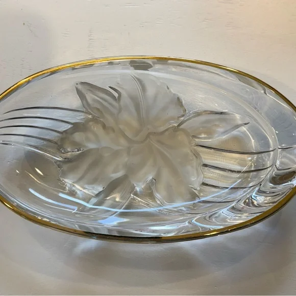 Vintage Mikasa Elegant Glass Dish with Floral Design 7” - Picture 1 of 5